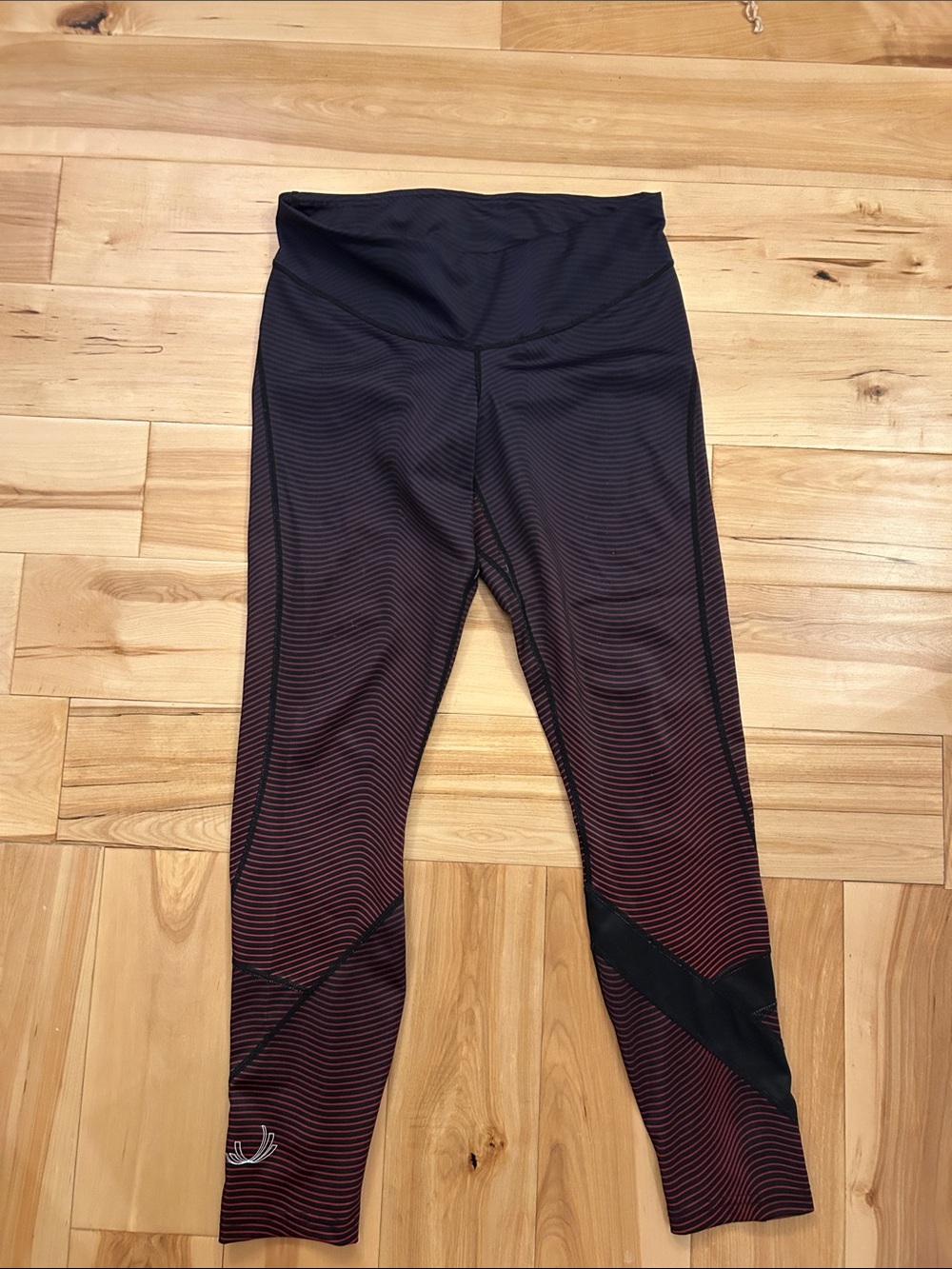 Striped High-Waist Workout Leggings in Black and Burgundy